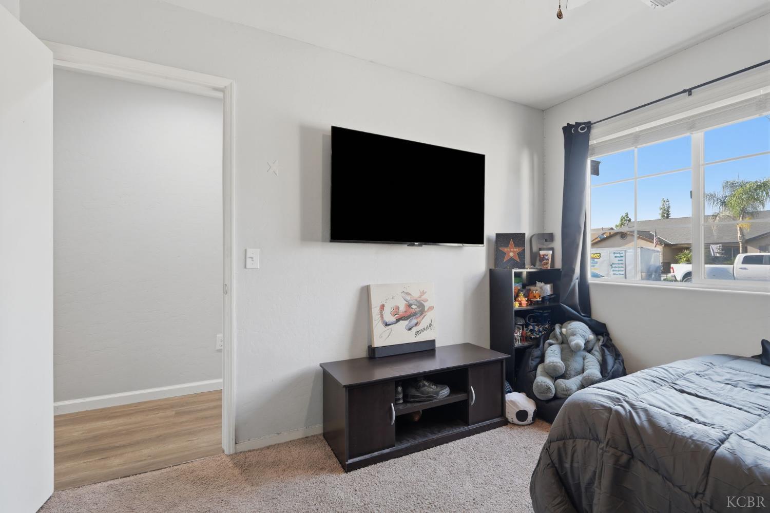 1835 Santa Cruz Dr, Tulare, CA 93274