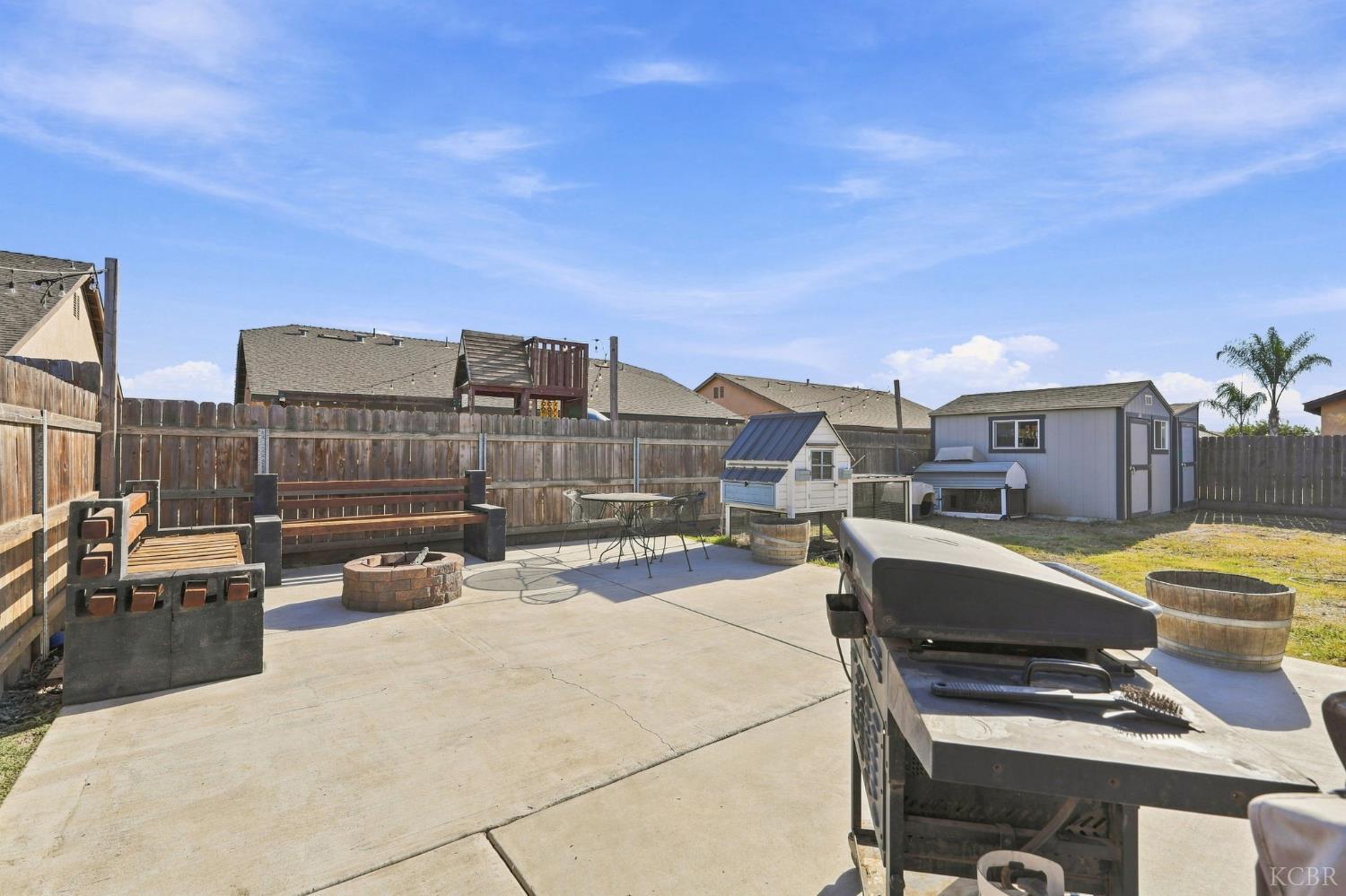 1835 Santa Cruz Dr, Tulare, CA 93274