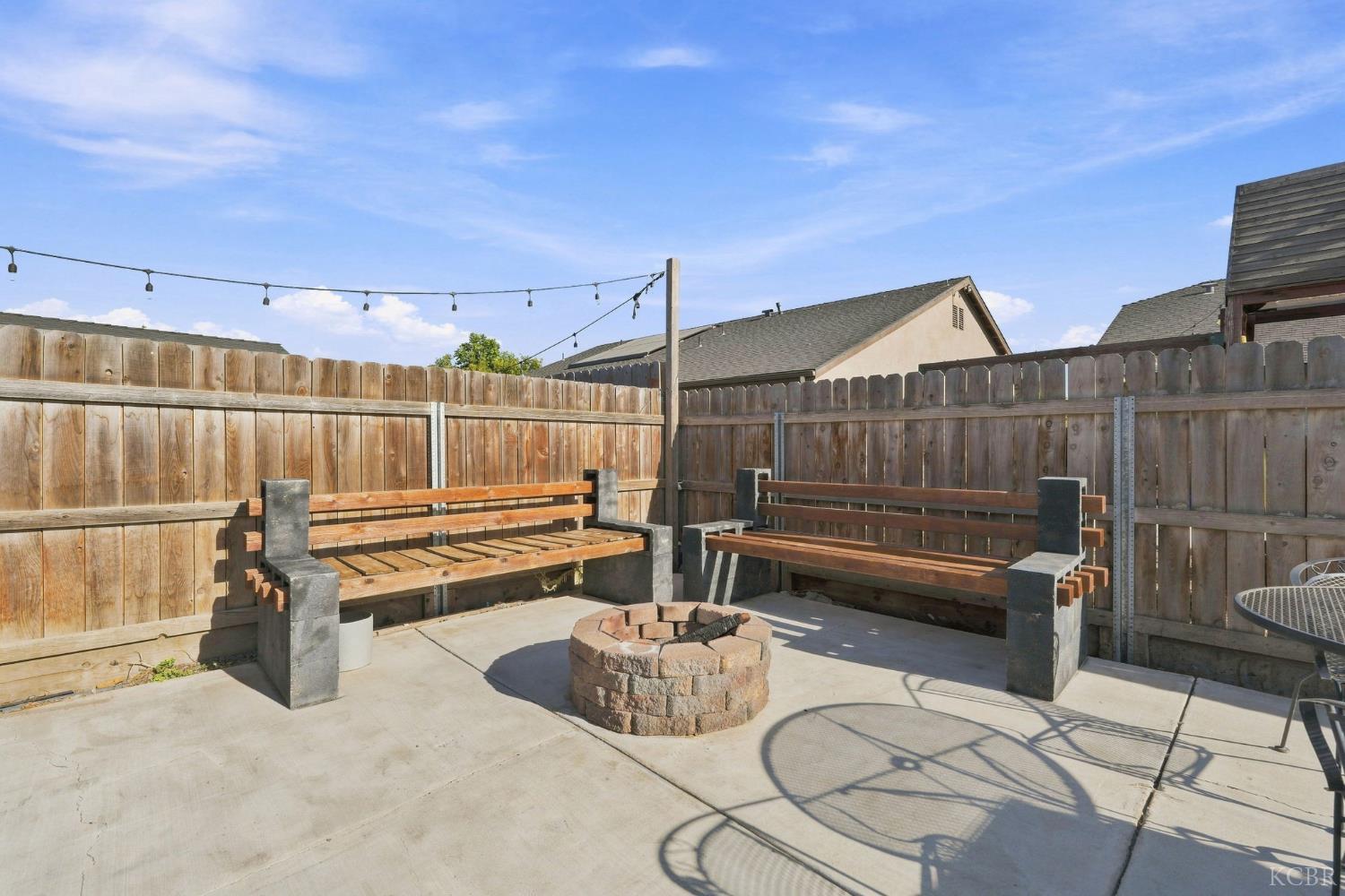 1835 Santa Cruz Dr, Tulare, CA 93274