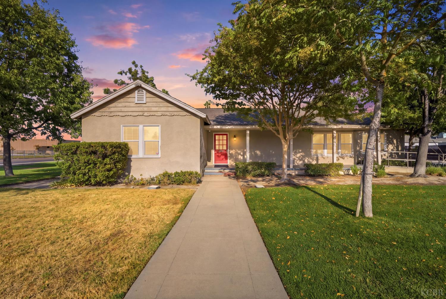 1635 N Douty St, Hanford, CA 93230