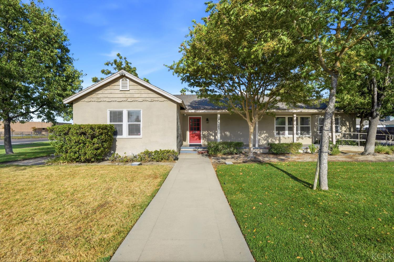 1635 N Douty St, Hanford, CA 93230