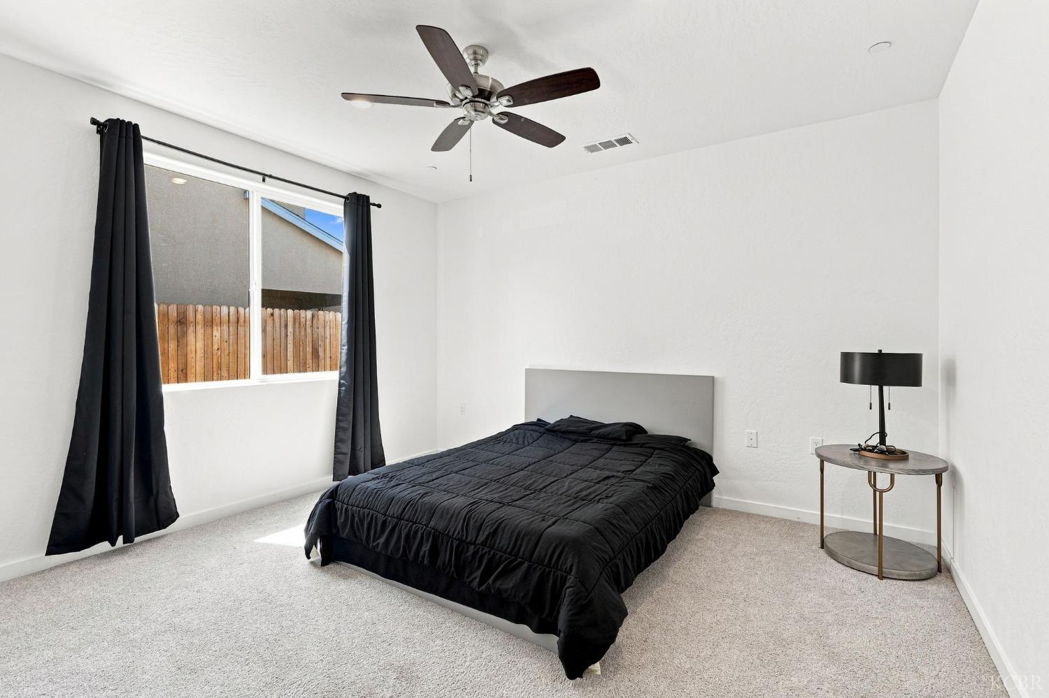 527 Vanderbilt Dr, Lemoore, CA 93245