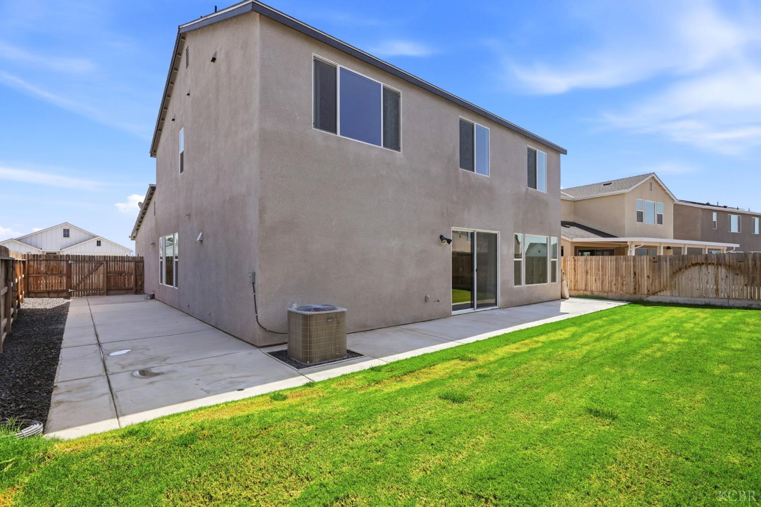 527 Vanderbilt Dr, Lemoore, CA 93245