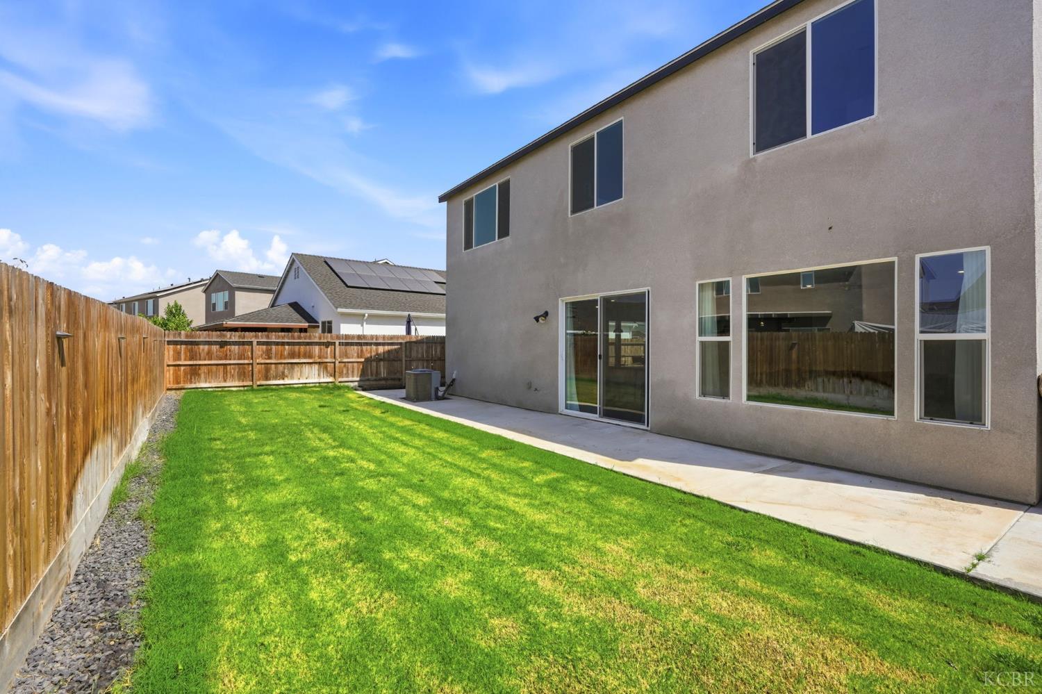 527 Vanderbilt Dr, Lemoore, CA 93245