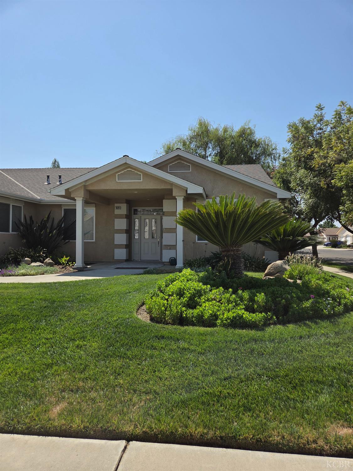 1029 Pillar Ct, Lemoore, CA 93245
