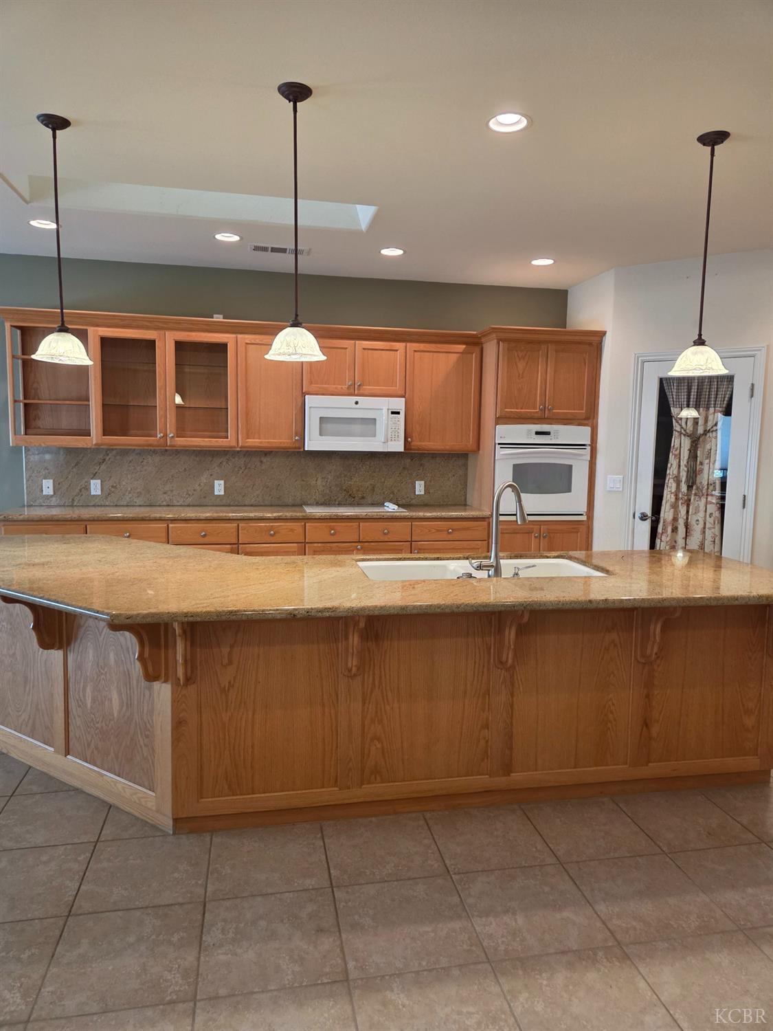 1029 Pillar Ct, Lemoore, CA 93245