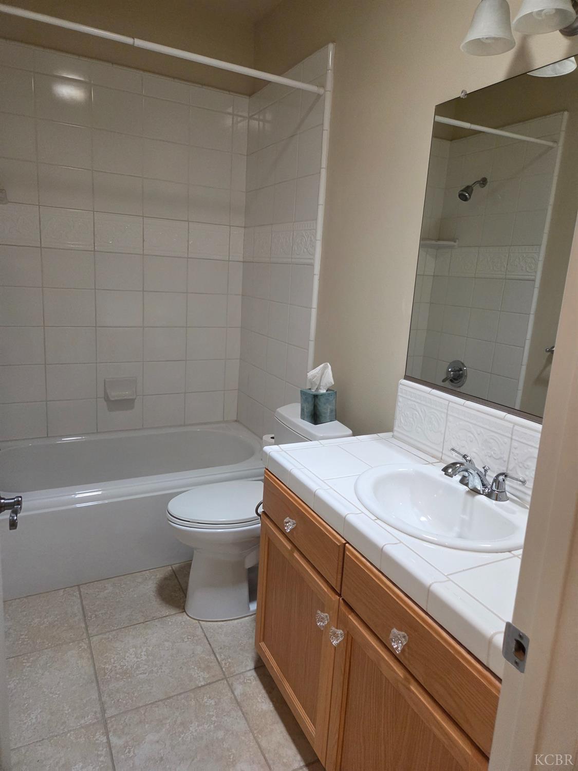1029 Pillar Ct, Lemoore, CA 93245