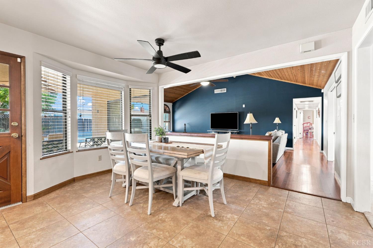 124 W Sherwood St, Hanford, CA 9330