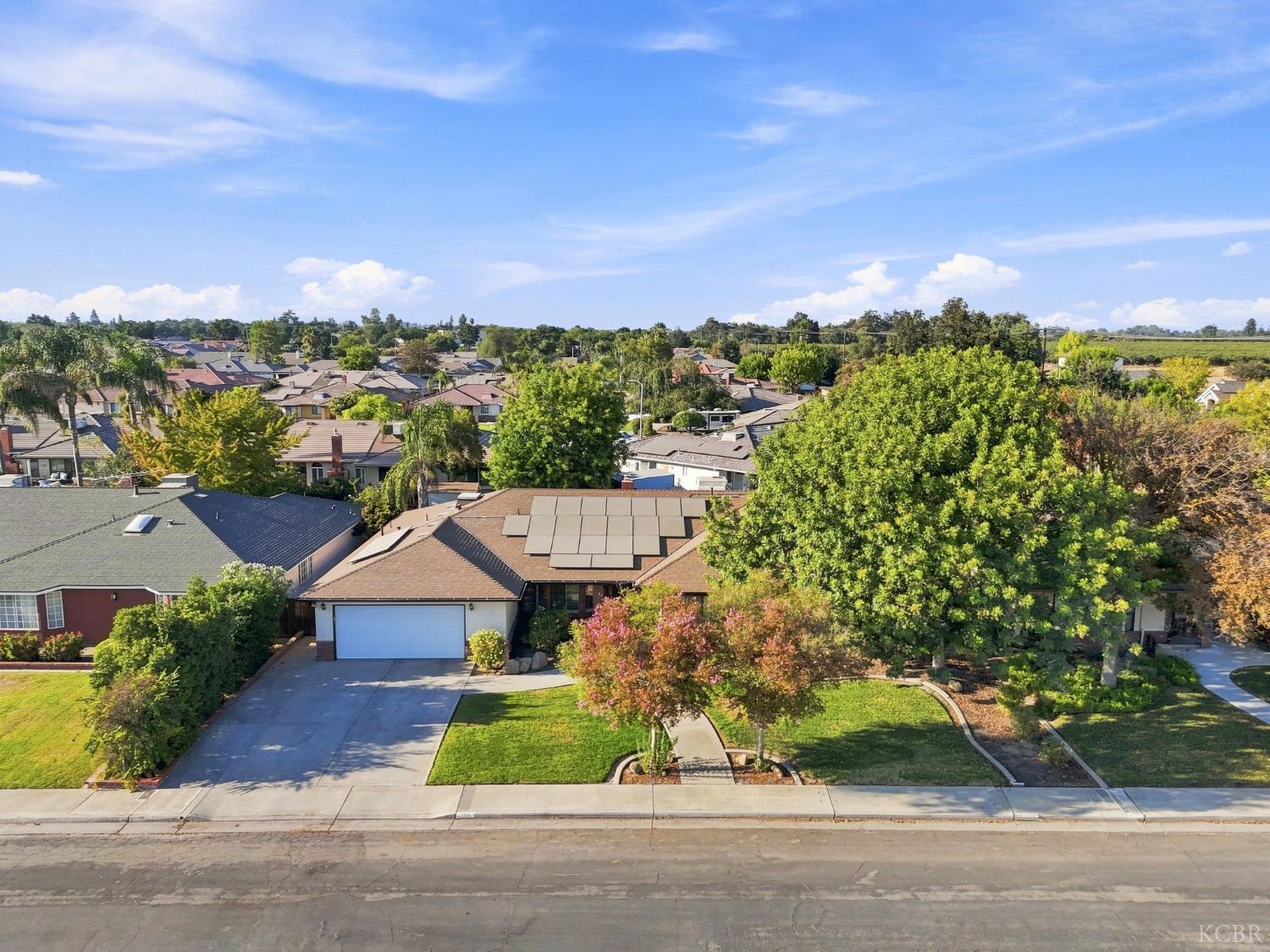 124 W Sherwood St, Hanford, CA 9330