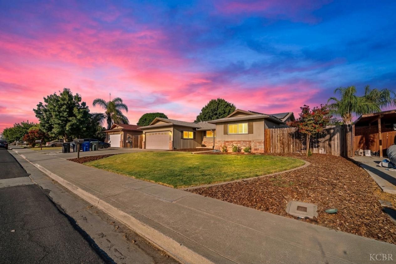 1370 Ashland Dr, Lemoore, CA 93245