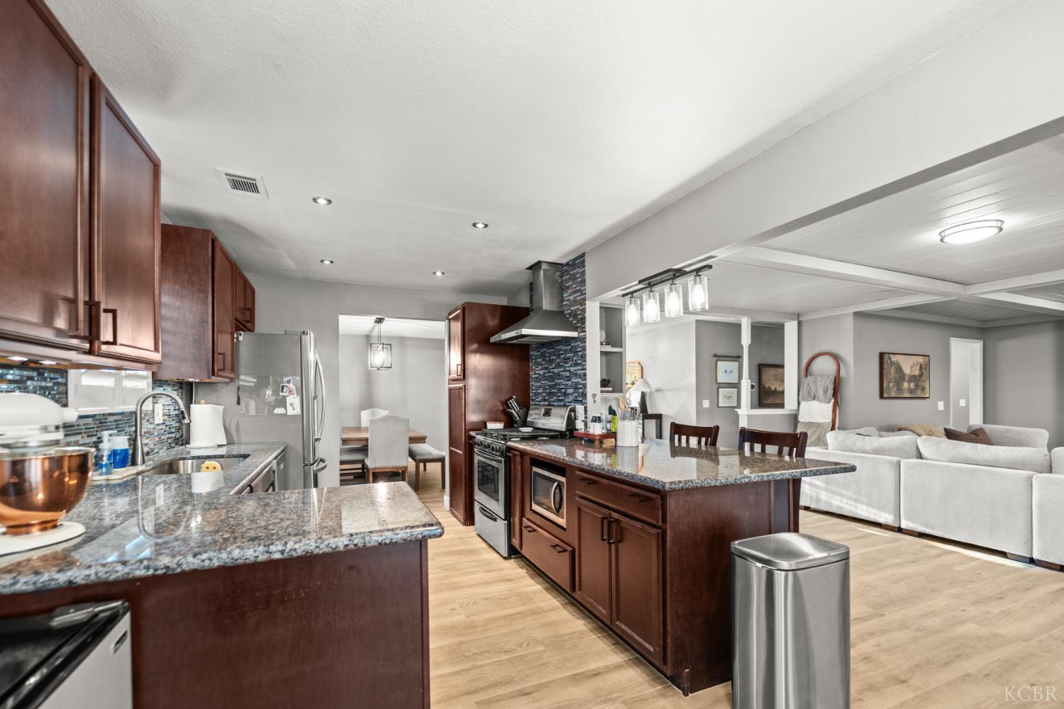 1370 Ashland Dr, Lemoore, CA 93245