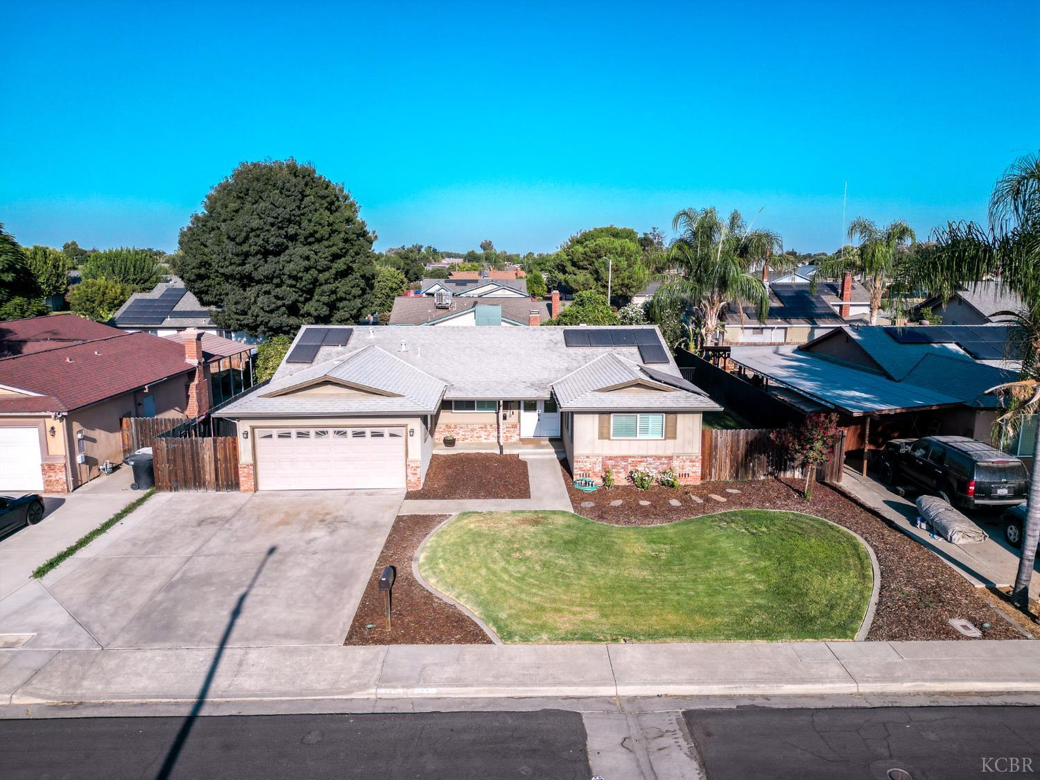 1370 Ashland Dr, Lemoore, CA 93245