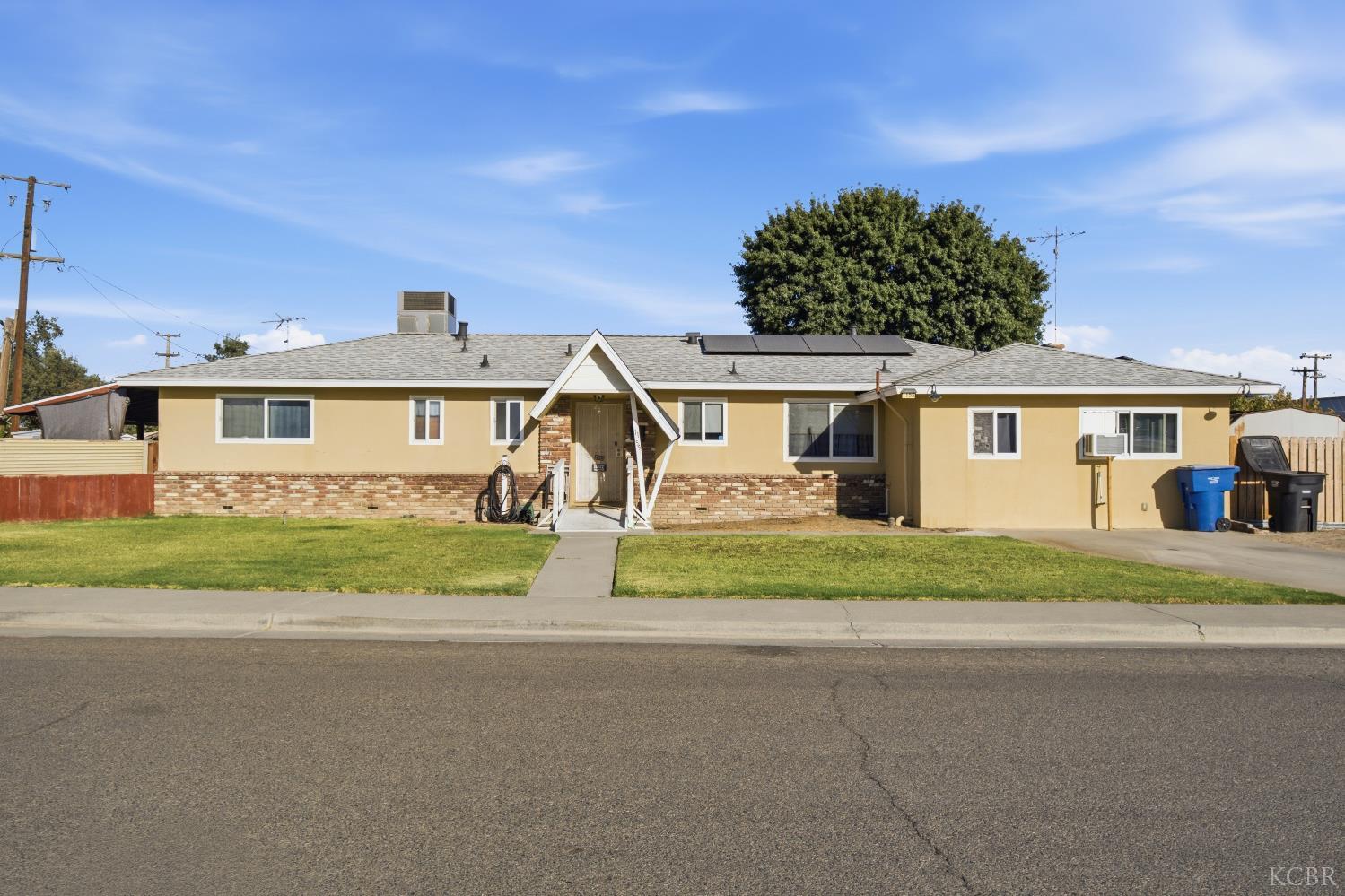 1155 Laurel Ln, Lemoore, CA 93245