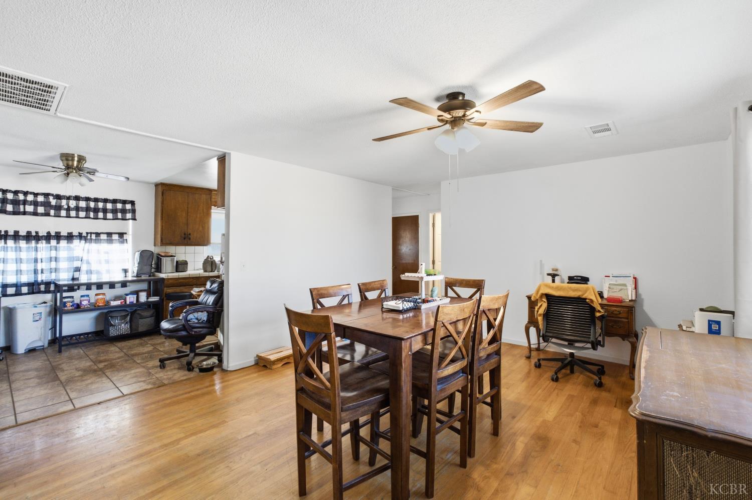 1155 Laurel Ln, Lemoore, CA 93245