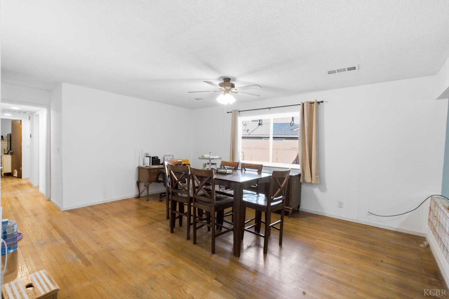 1155 Laurel Ln, Lemoore, CA 93245