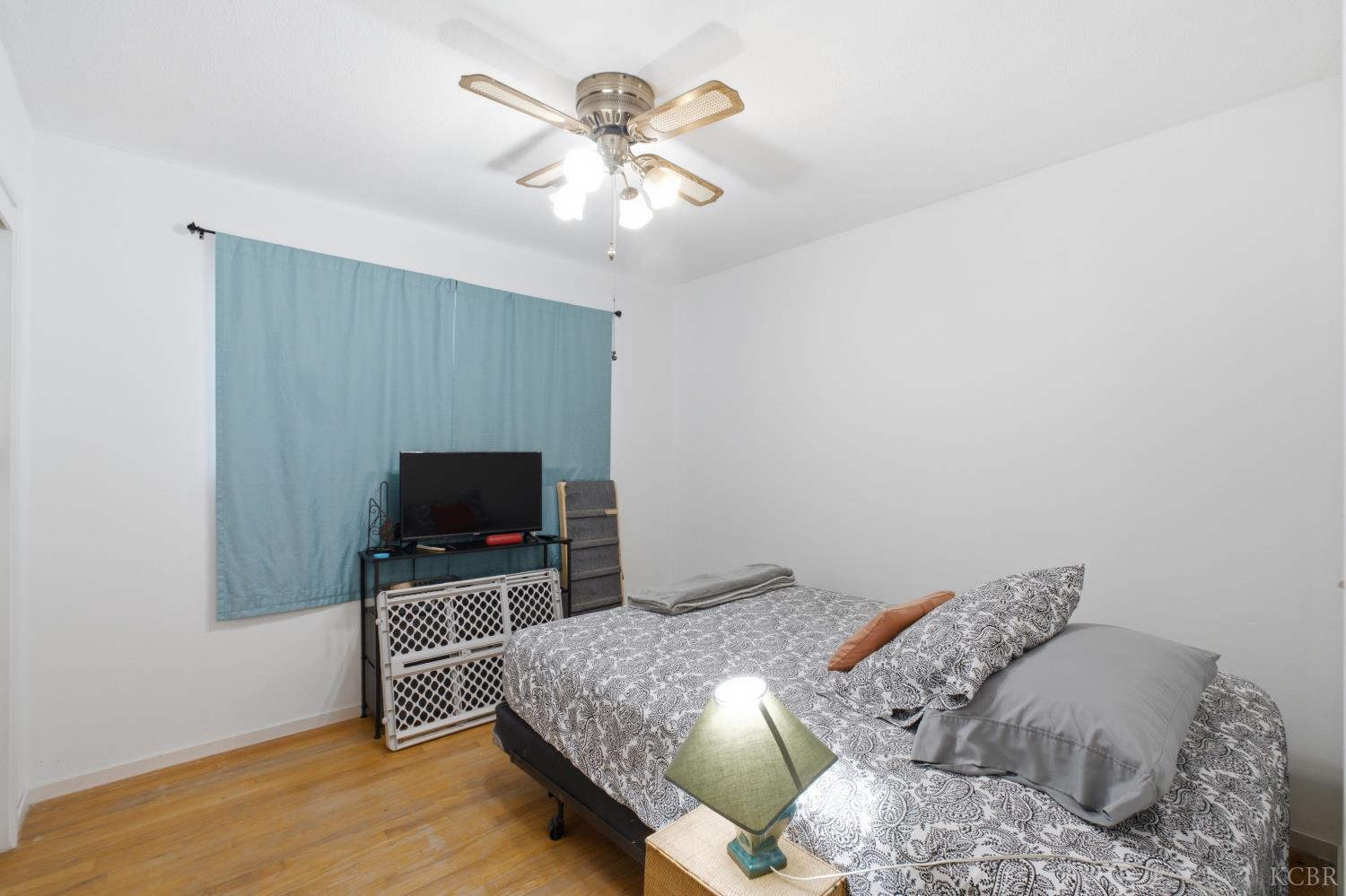 1155 Laurel Ln, Lemoore, CA 93245