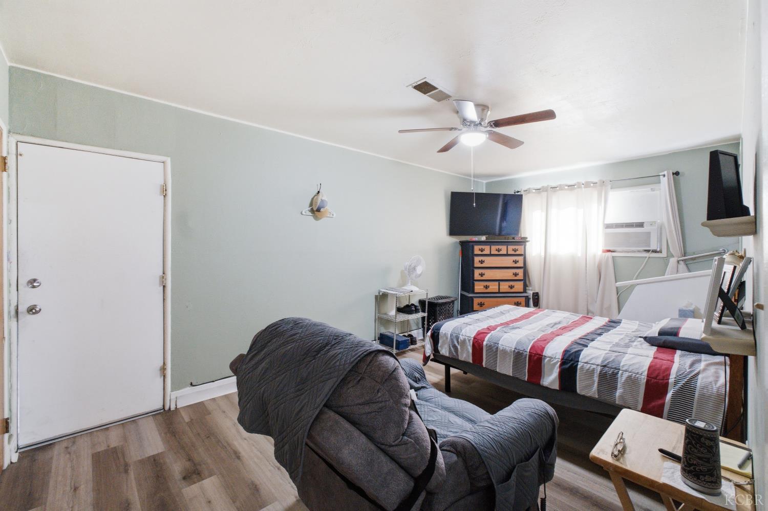 1155 Laurel Ln, Lemoore, CA 93245