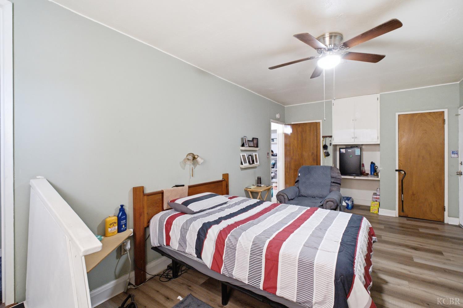 1155 Laurel Ln, Lemoore, CA 93245