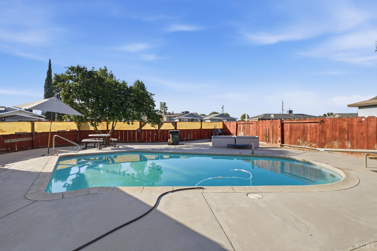 1155 Laurel Ln, Lemoore, CA 93245