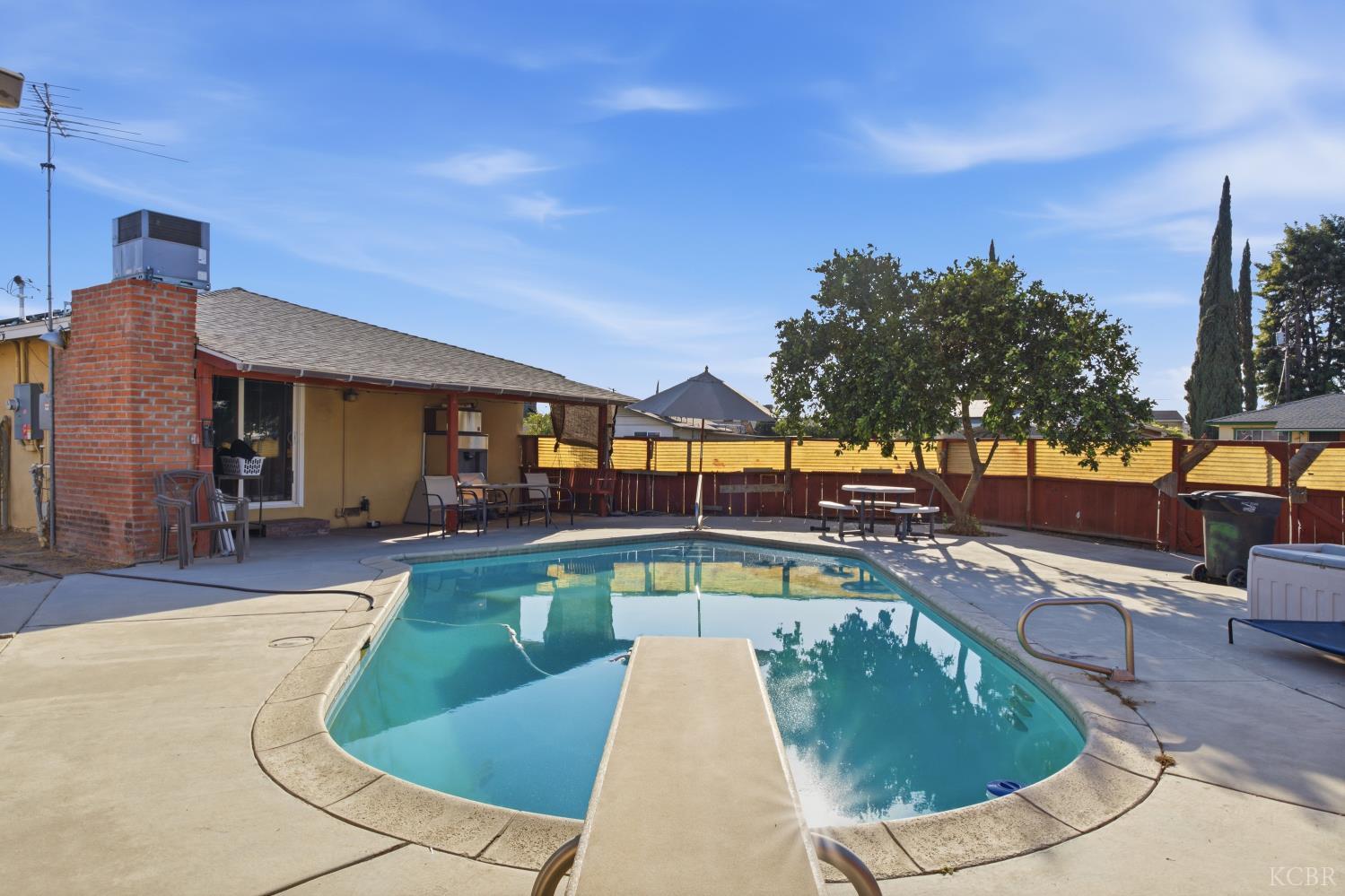 1155 Laurel Ln, Lemoore, CA 93245