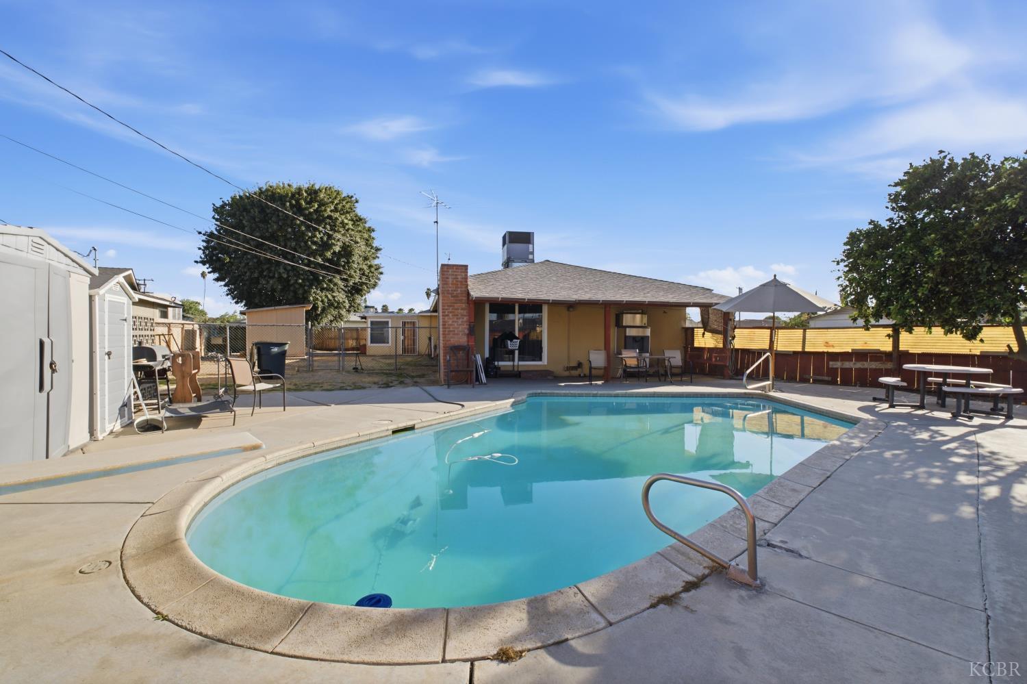 1155 Laurel Ln, Lemoore, CA 93245