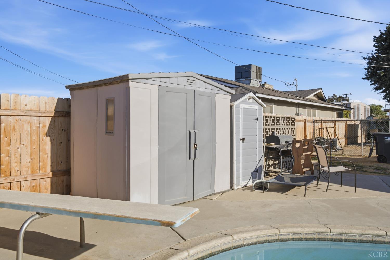 1155 Laurel Ln, Lemoore, CA 93245