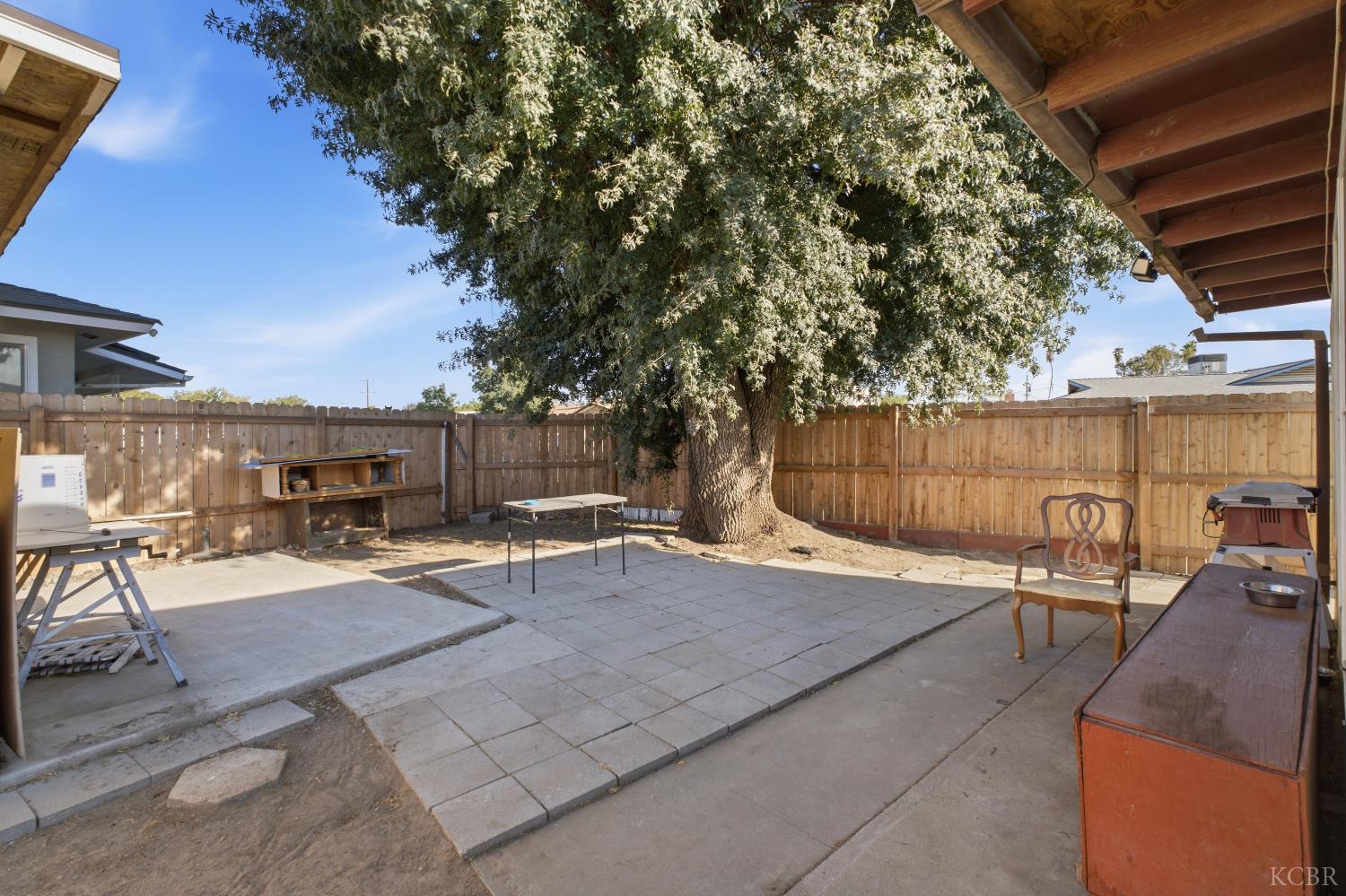 1155 Laurel Ln, Lemoore, CA 93245