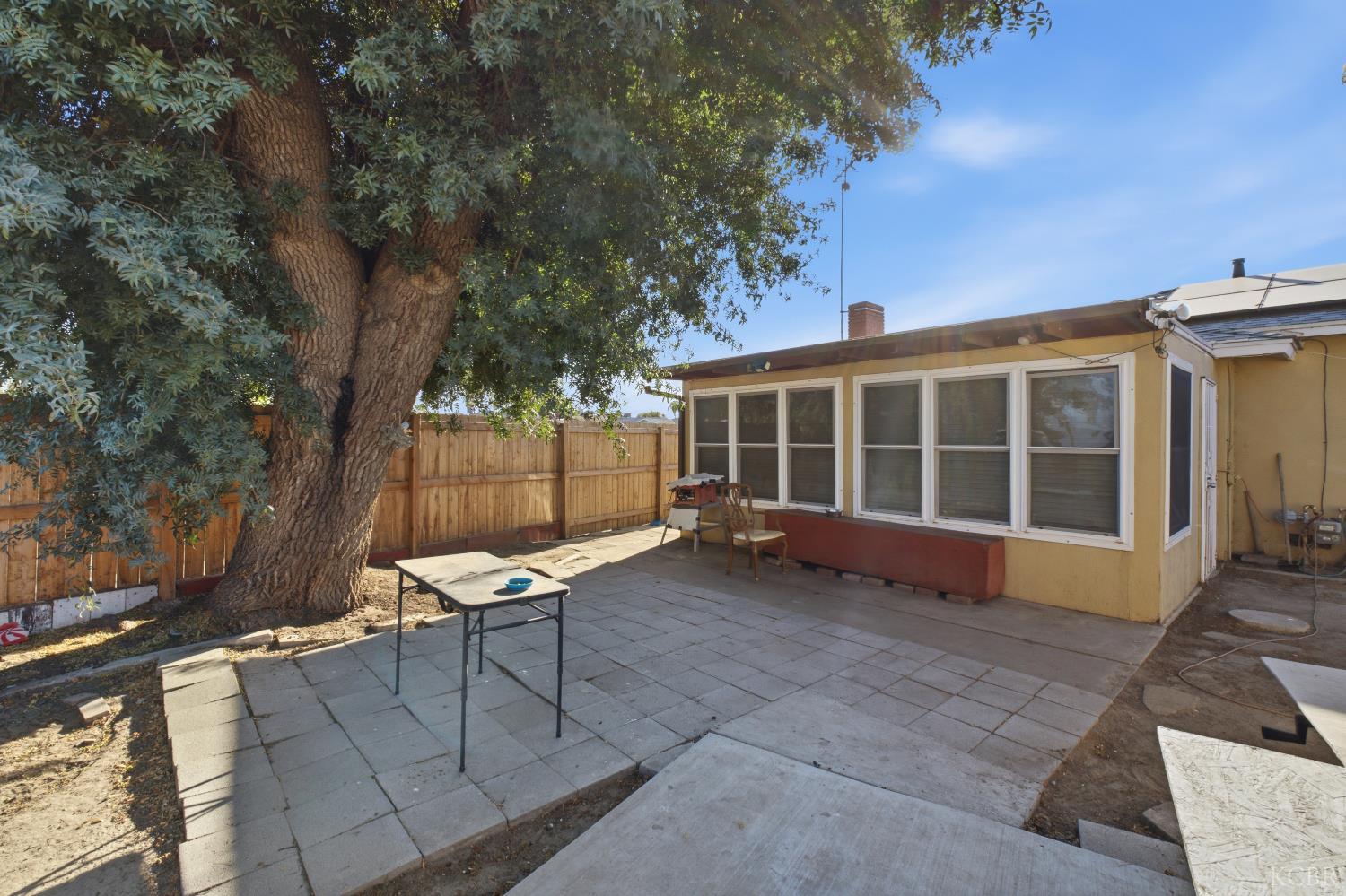 1155 Laurel Ln, Lemoore, CA 93245
