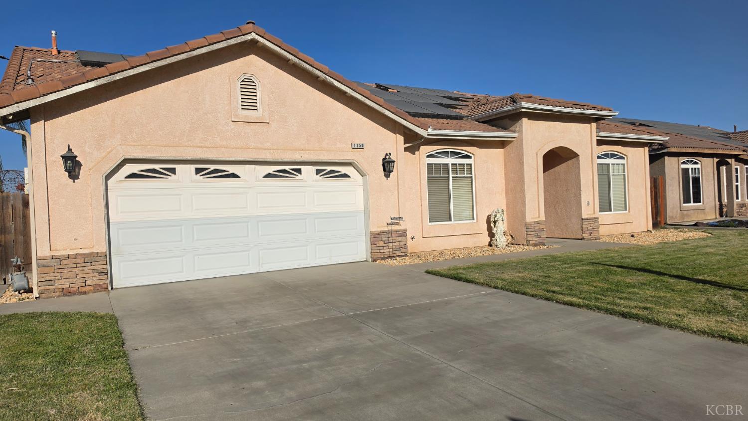 1150 Mission Dr, Lemoore, CA 93245