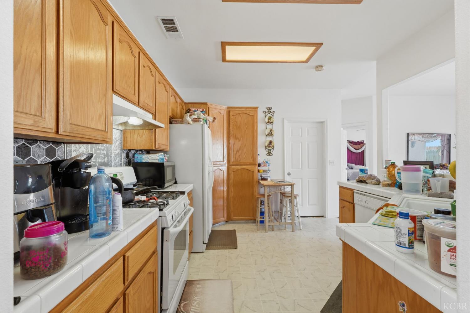 1150 Mission Dr, Lemoore, CA 93245