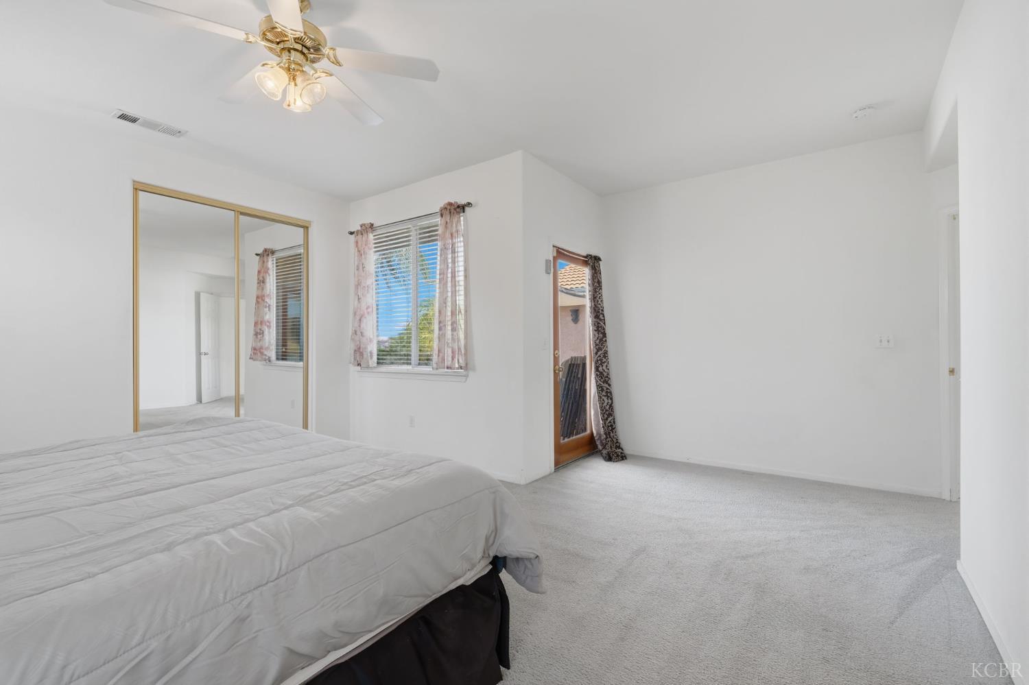 1150 Mission Dr, Lemoore, CA 93245