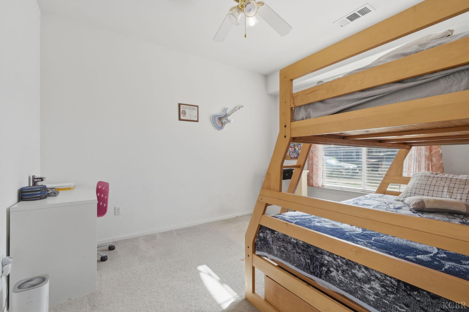 1150 Mission Dr, Lemoore, CA 93245