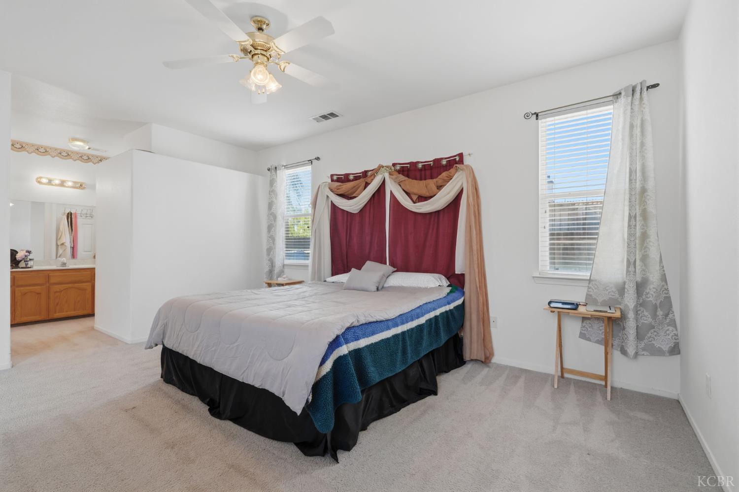 1150 Mission Dr, Lemoore, CA 93245