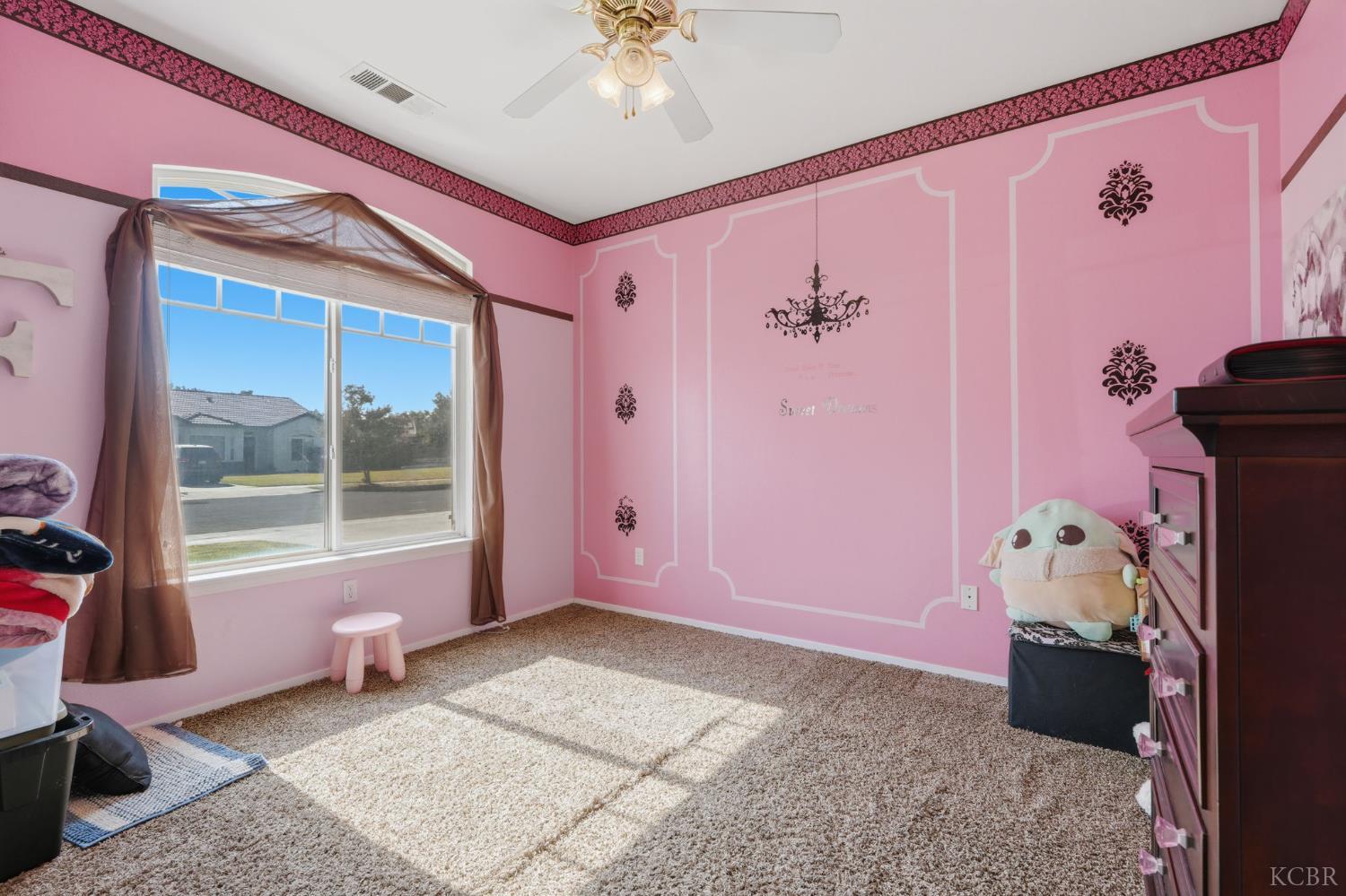 1150 Mission Dr, Lemoore, CA 93245