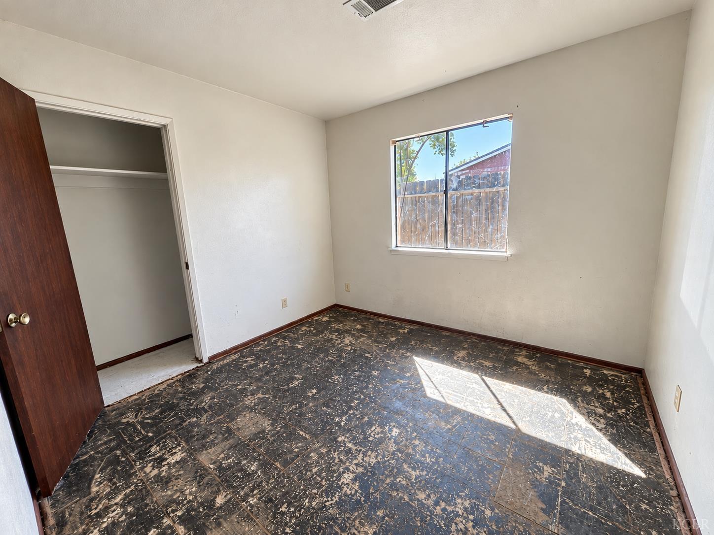 180 E Warner Ave, Fresno, CA 93710