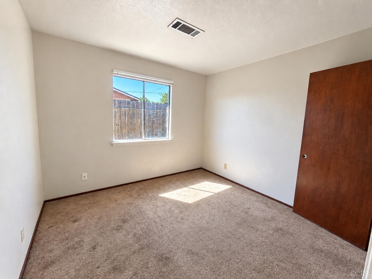180 E Warner Ave, Fresno, CA 93710