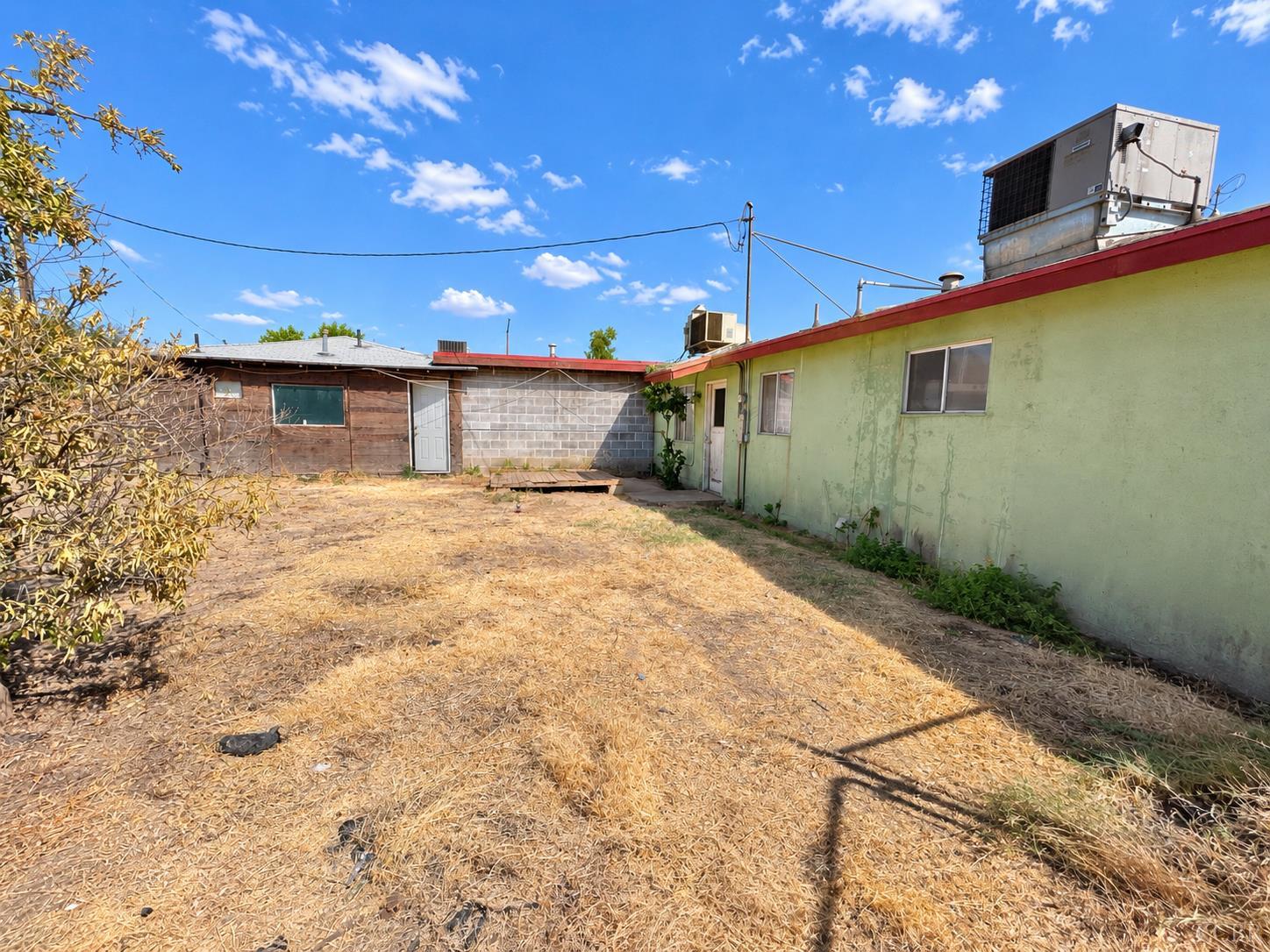 180 E Warner Ave, Fresno, CA 93710