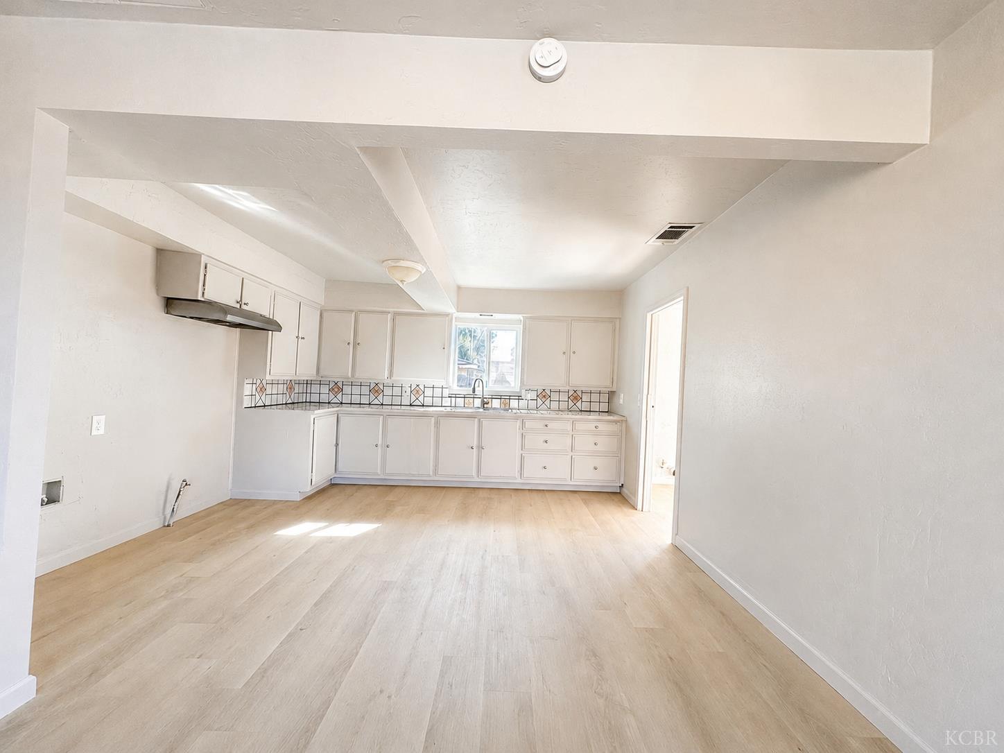 13857 6th St, Armona, CA 93212