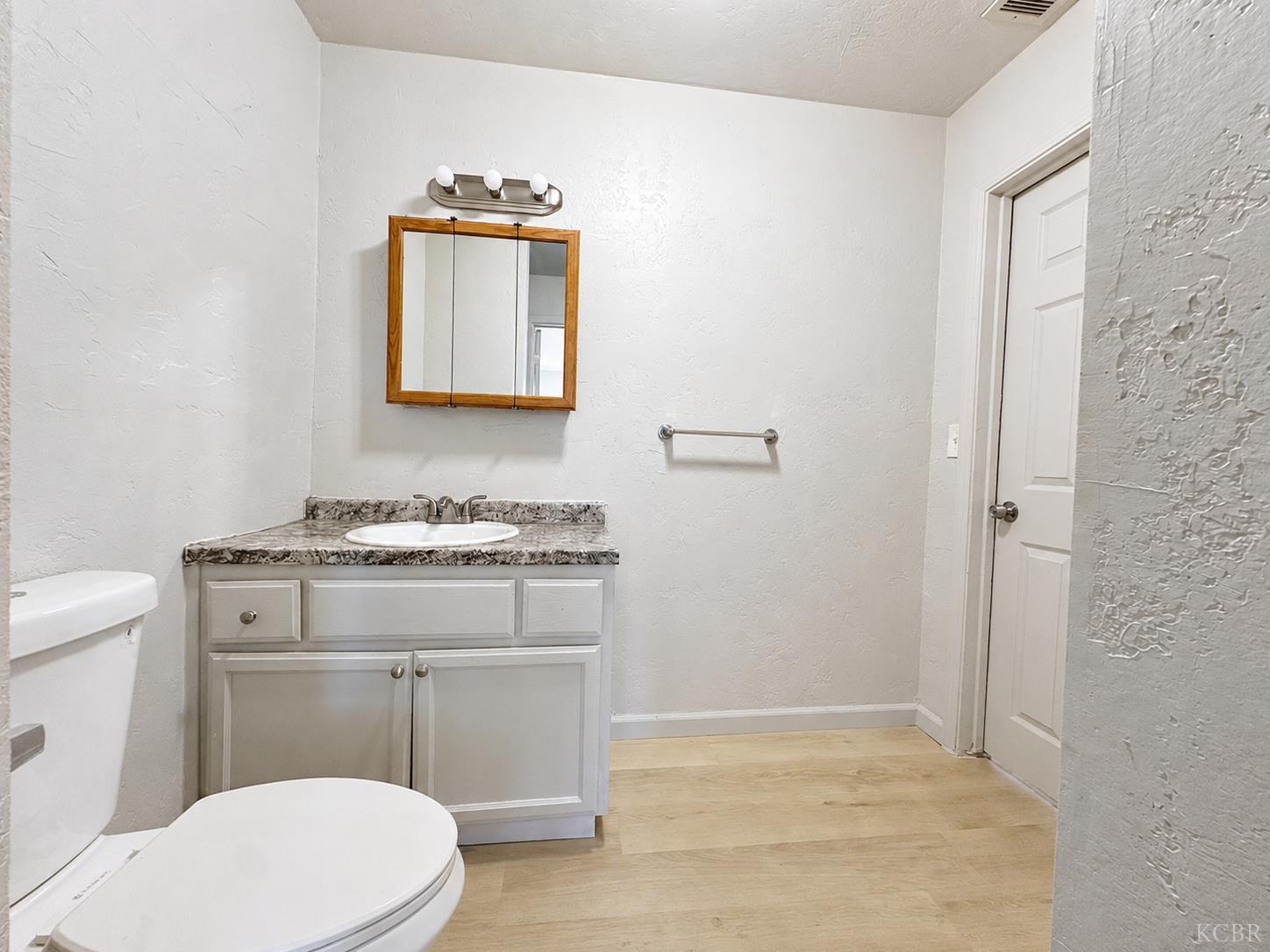 13857 6th St, Armona, CA 93212