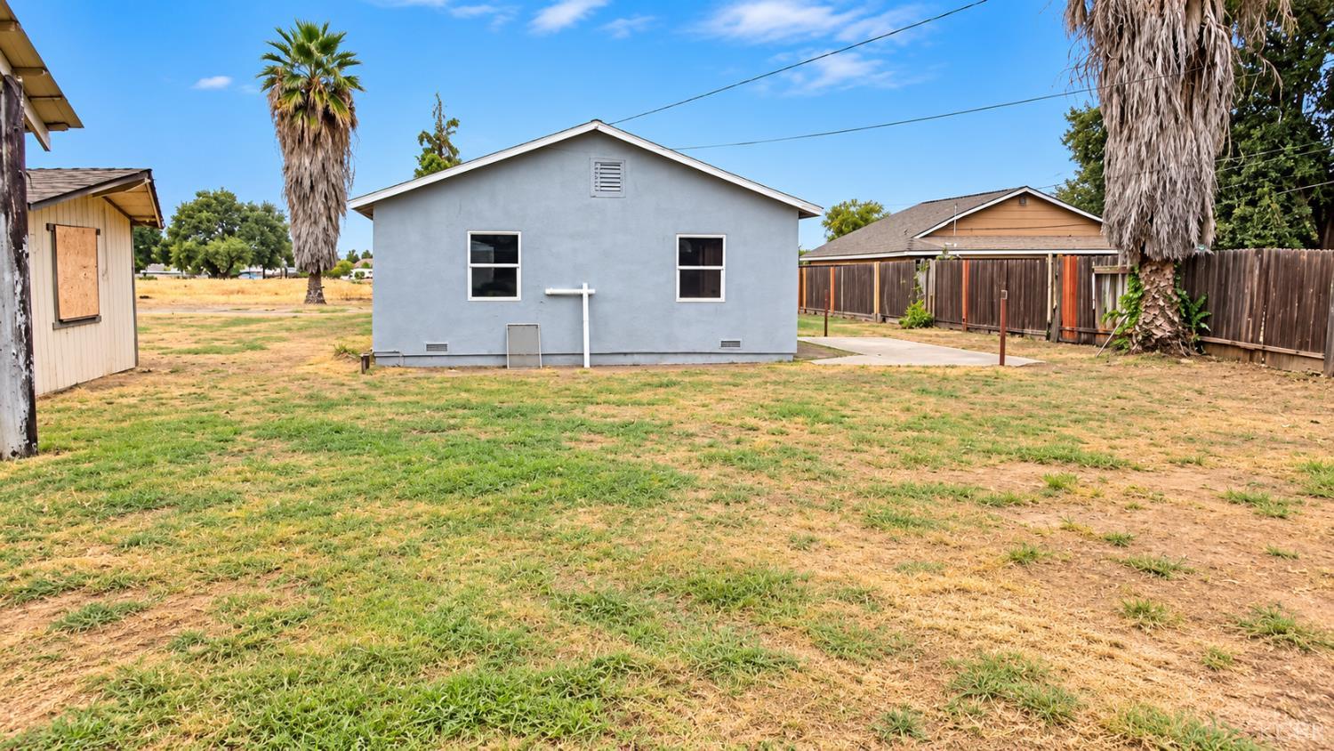 13857 6th St, Armona, CA 93212