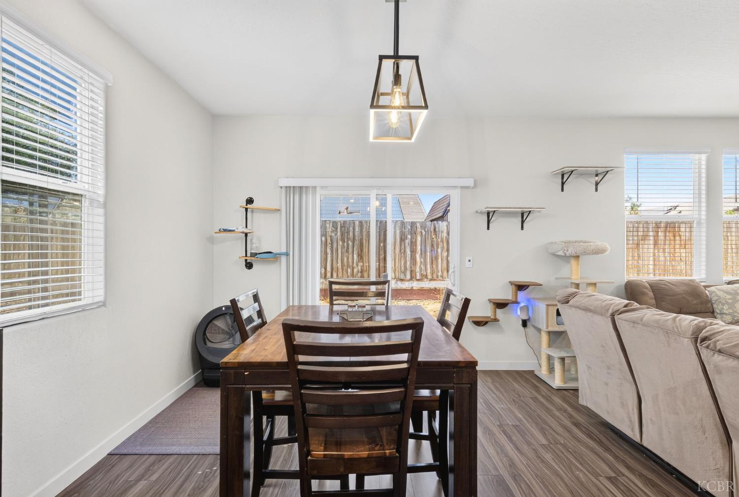 1768 W Graham St, Hanford, CA 93230