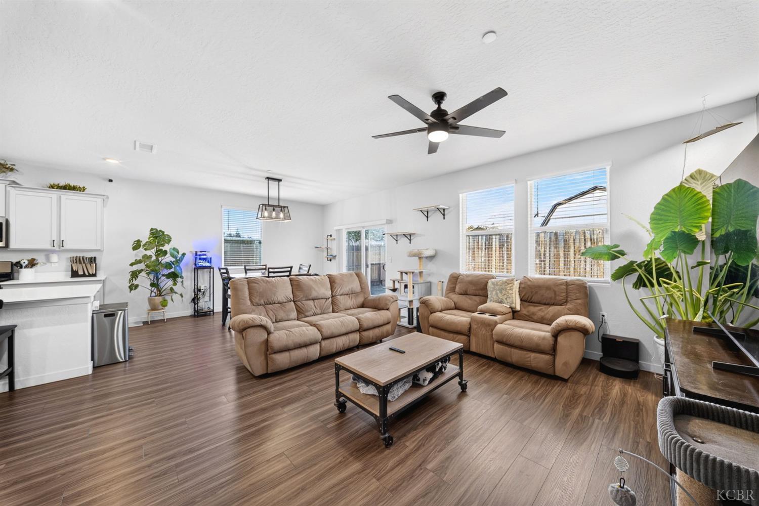 1768 W Graham St, Hanford, CA 93230