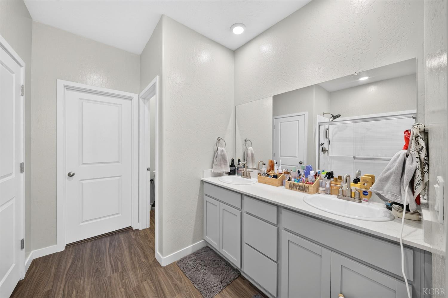 1768 W Graham St, Hanford, CA 93230