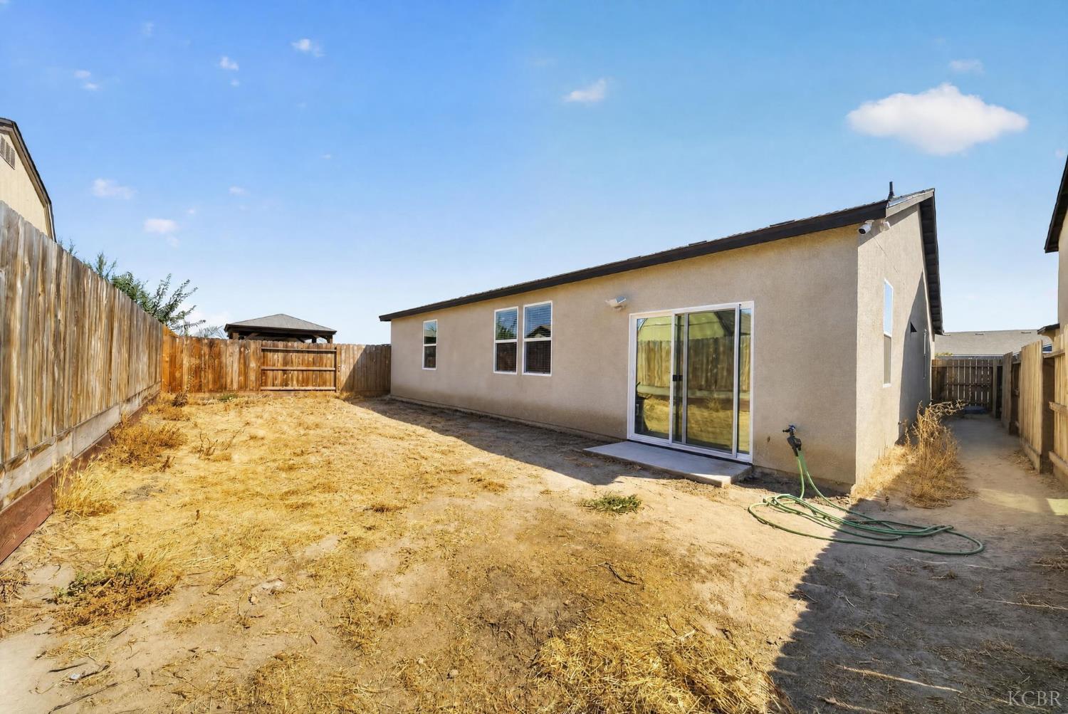 1768 W Graham St, Hanford, CA 93230