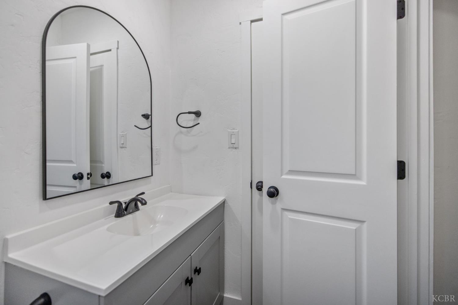 1208 Hall Ave, Corcoran, CA 93212