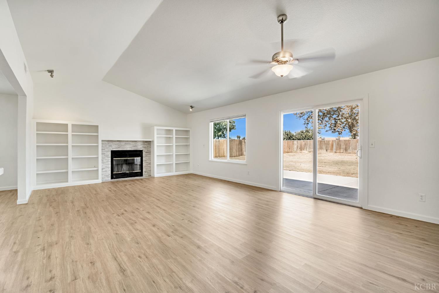 1050 Cherry Ln, Lemoore, CA 93245