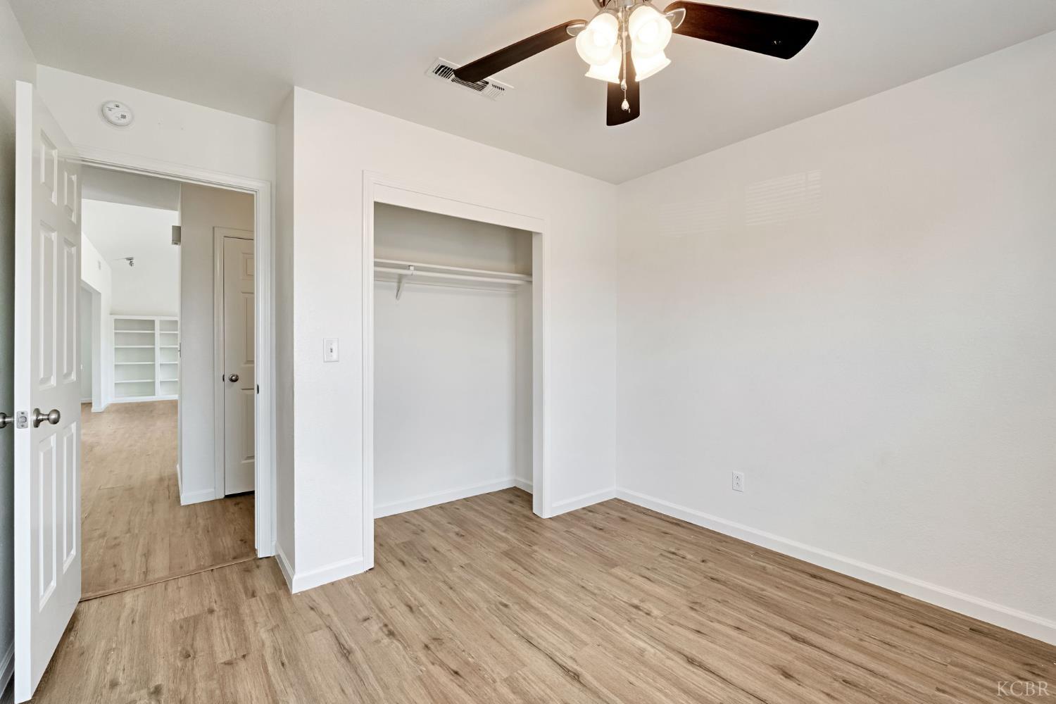 1050 Cherry Ln, Lemoore, CA 93245