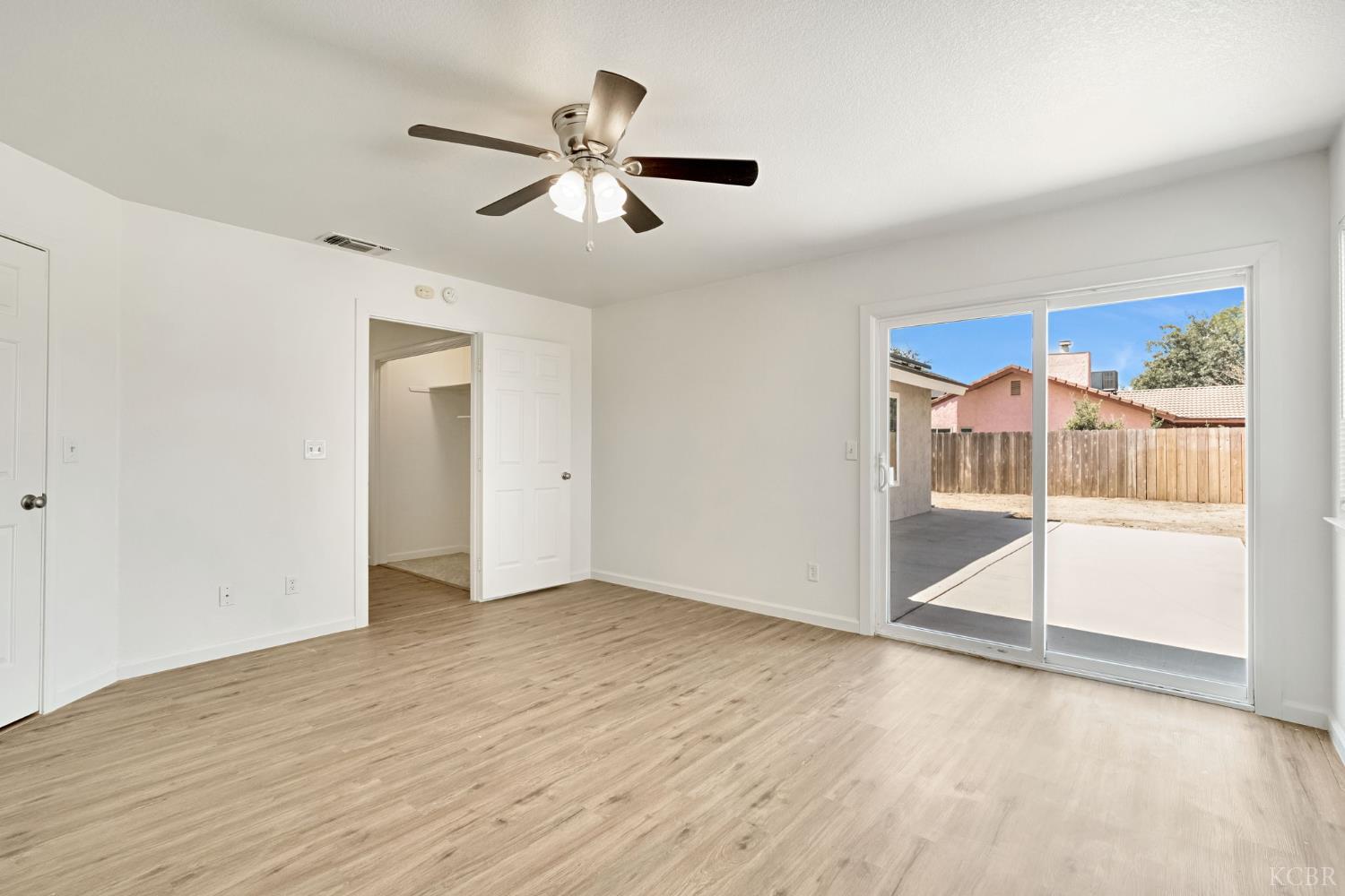1050 Cherry Ln, Lemoore, CA 93245