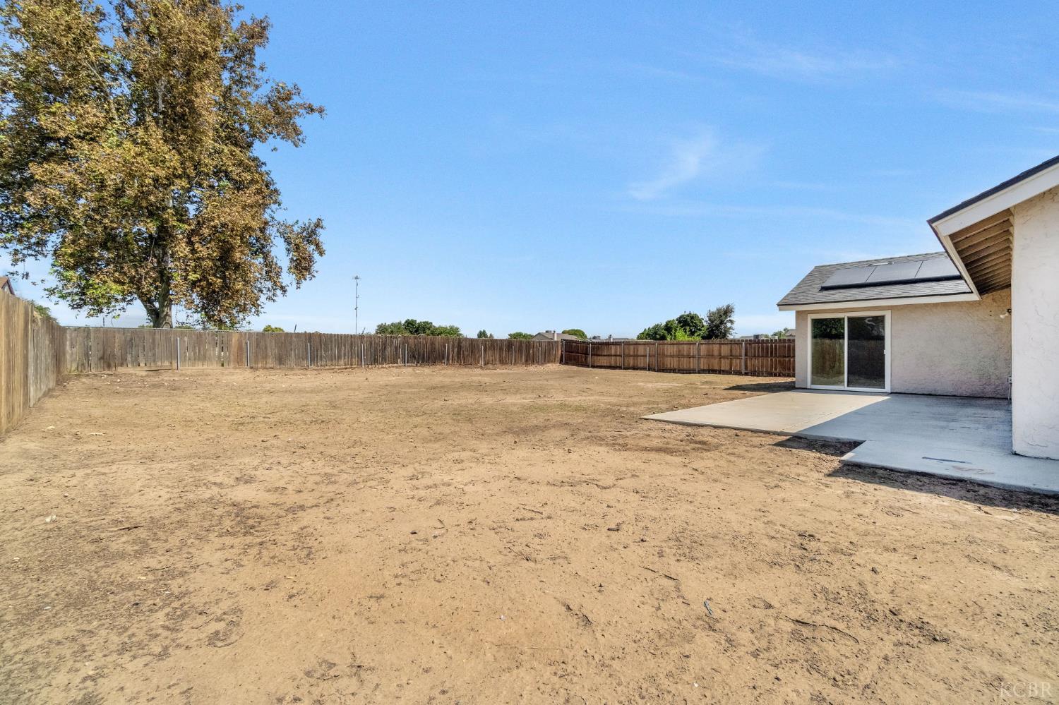 1050 Cherry Ln, Lemoore, CA 93245
