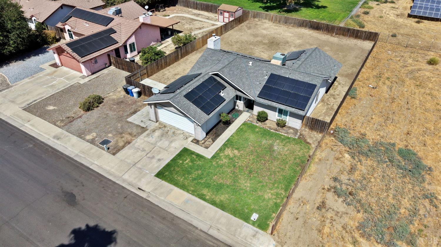 1050 Cherry Ln, Lemoore, CA 93245